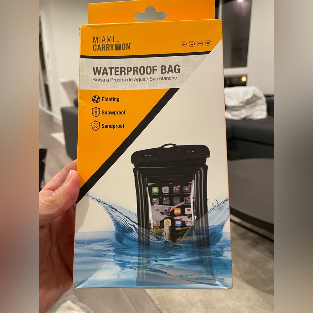 Waterproof bag for phones